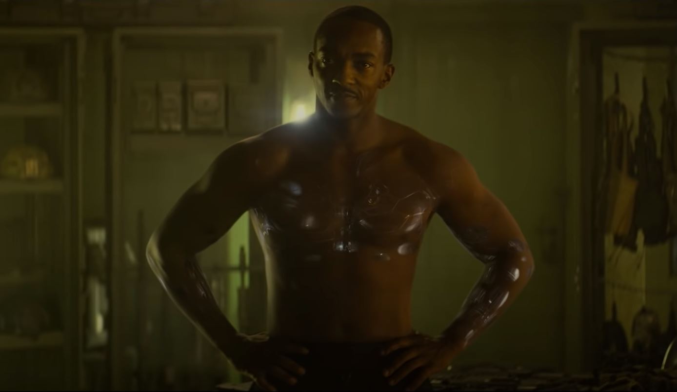 Anthony Mackie como Leo, em Zona de Combate