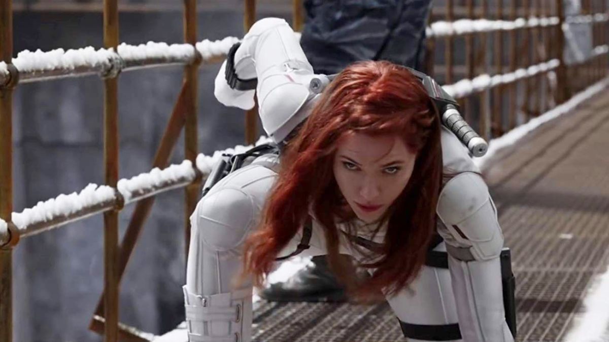 Scarlett Johansson como Black Widow no novo trailer