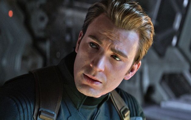 Steve Rogers, interpretado por Chris Evans, em Vingadores: Ultimato