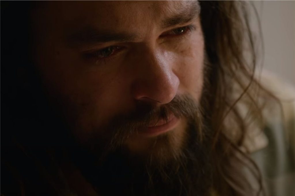 Jason Momoa em cena do filme Justiça em Família (Imagem: Divulgação/Netflix)