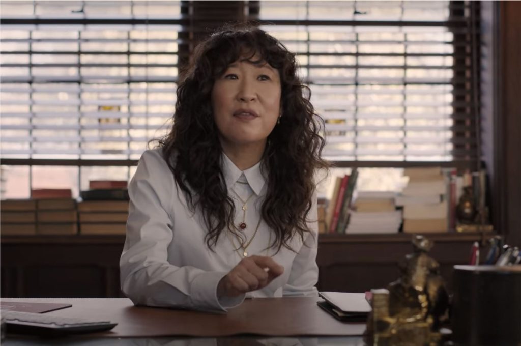 Sandra Oh como a Dra. Ji-Yoon Kim em The Chair (Imagem: Divulgação/Netflix)