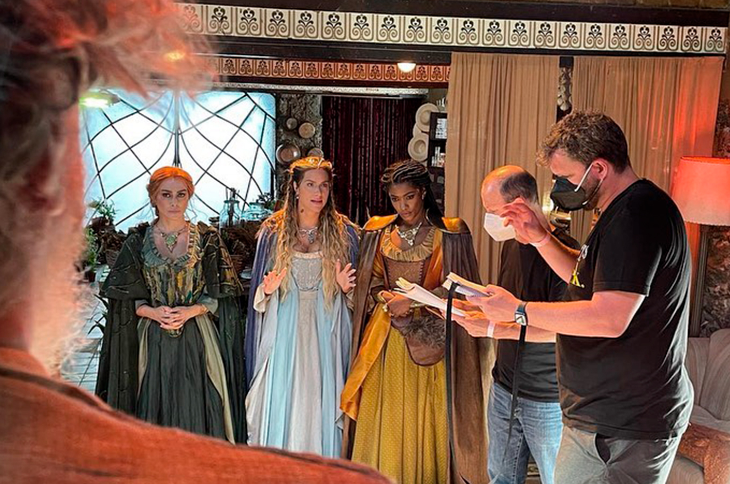 Elenco nos sets de "A Magia de Aruna"