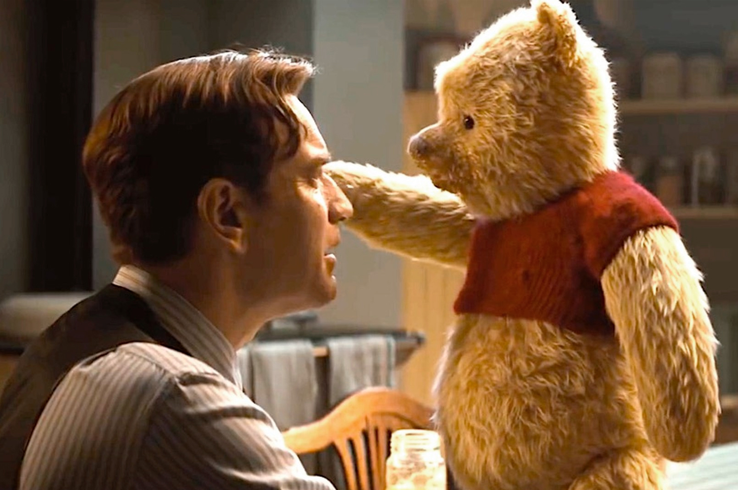 Sessão da Tarde exibe "Christopher Robin", do universo de "Ursinho Pooh", nessa terça-feira (26)