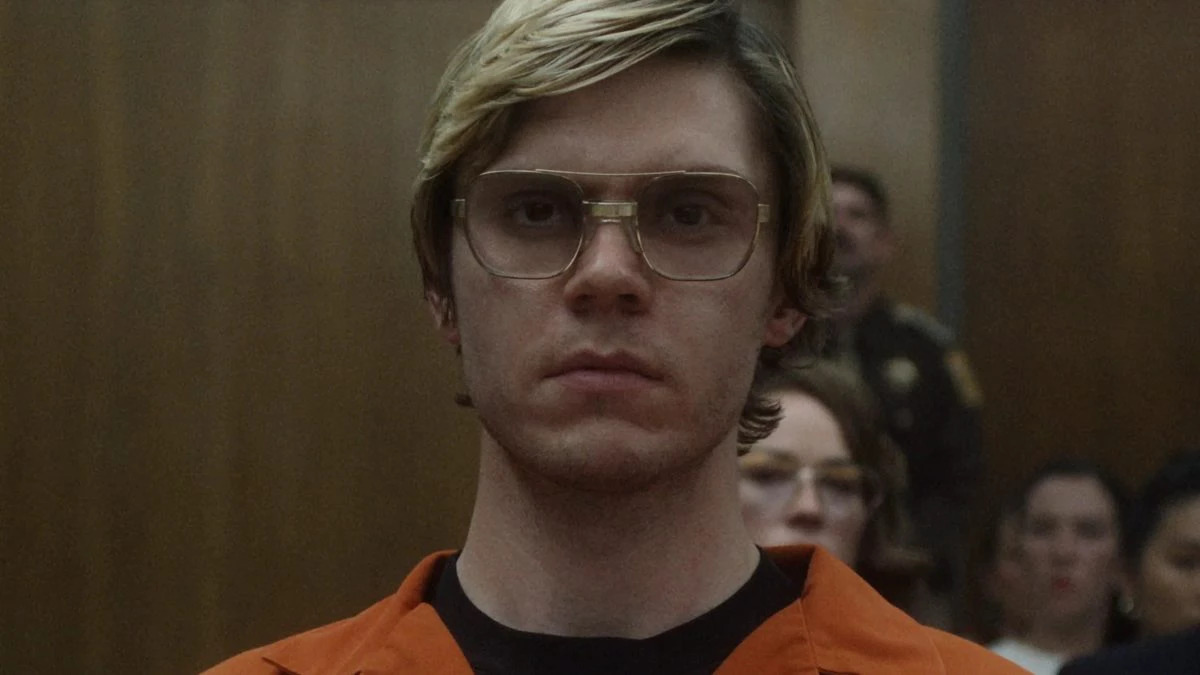 Dahmer: família de uma das vítimas do assassino critica a série da Netflix; entenda (Imagem: Reprodução/ Netflix)