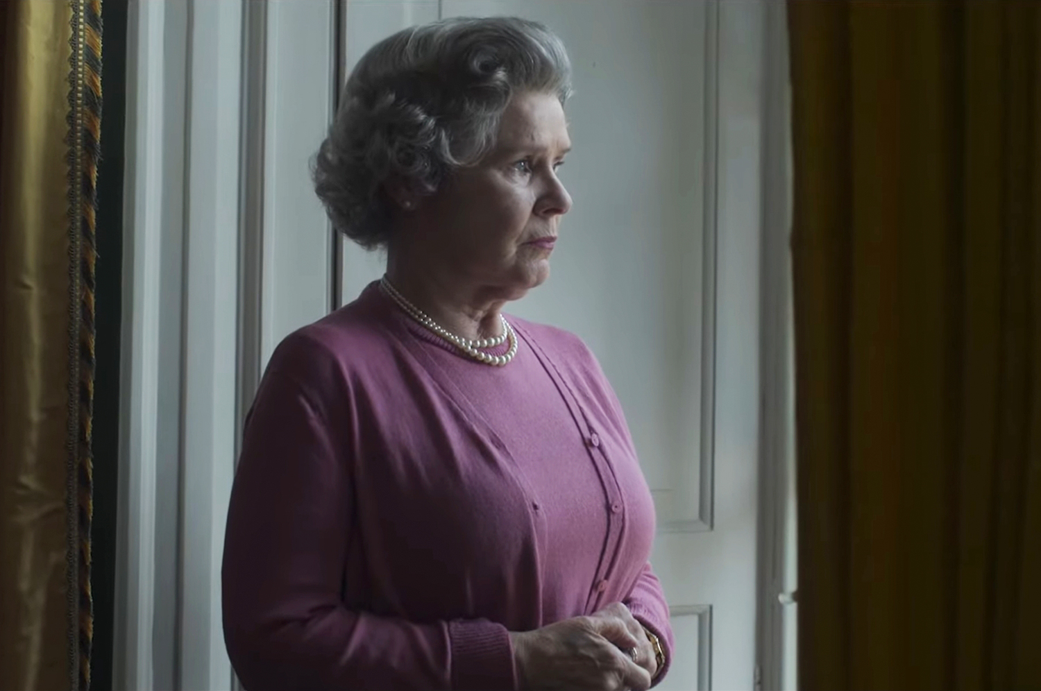 Realeza enfrenta seu momento mais difícil em novo teaser de The Crown; assista!