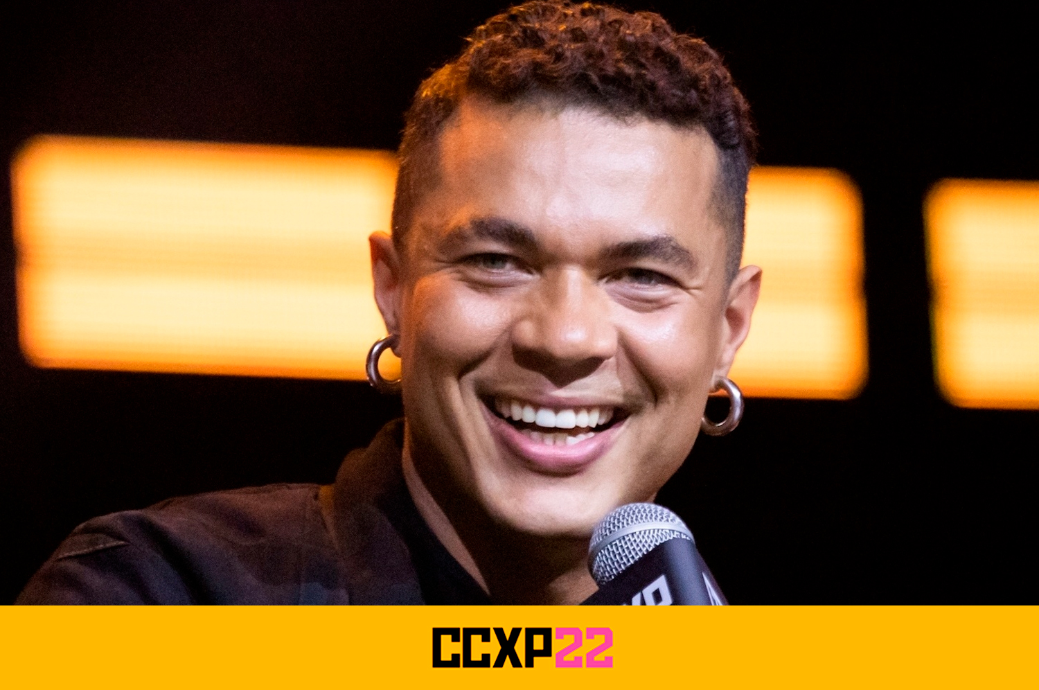 CCXP22: Ismael Córdova emociona público com discurso sobre representatividade negra no mundo fantasia