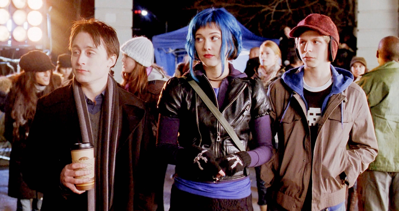 Kieran Culkin, Mary Elizabeth Winstead e Michael Cera em cena de Scott Pilgrim contra o Mundo (Reprodução)