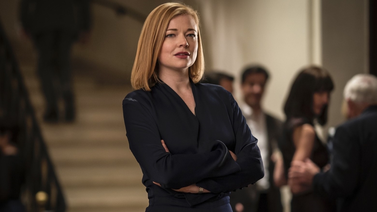 Sarah Snook como Shiboan em Succession (Reprodução / HBO Max)