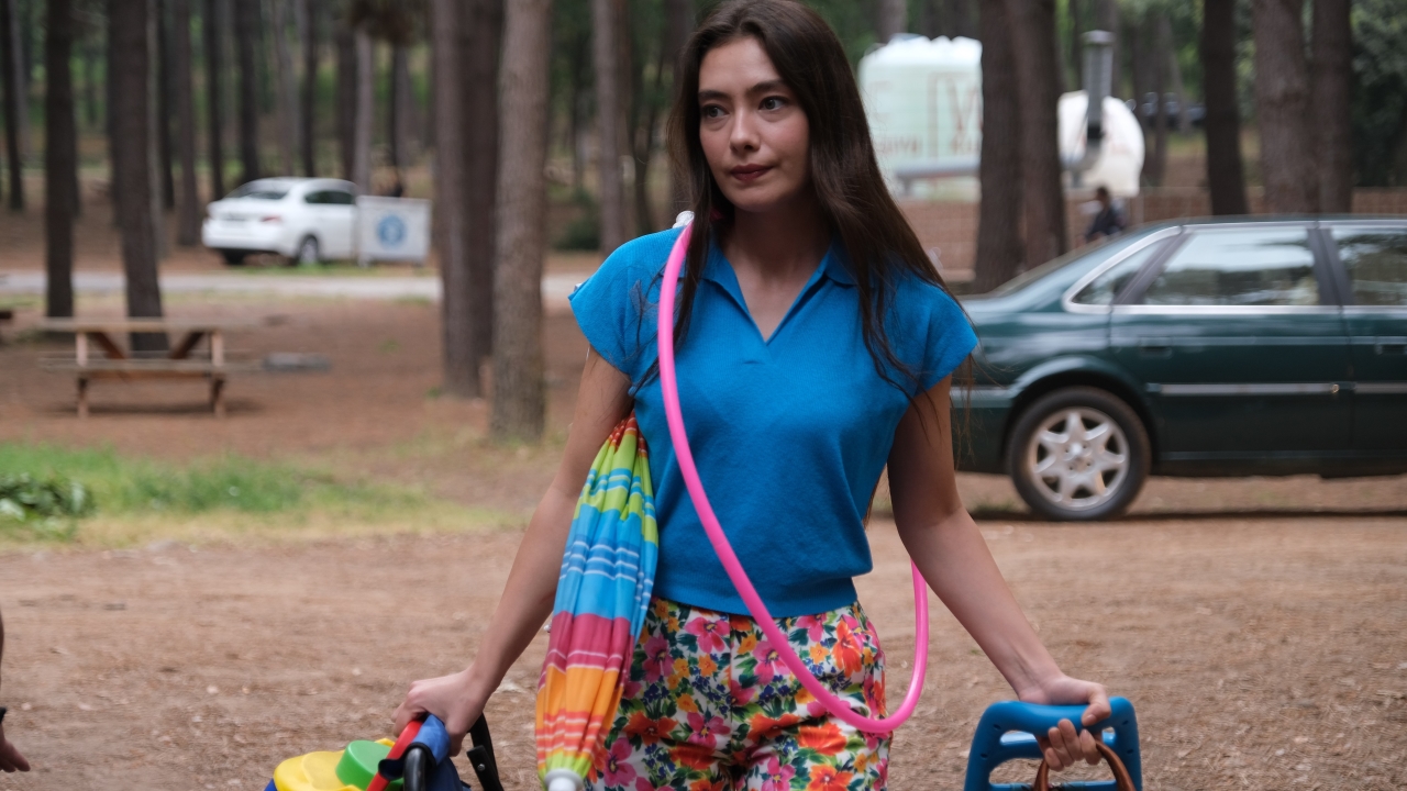 Neslihan Atagül em cena de Ah, Belinda (Divulgação / Netflix)