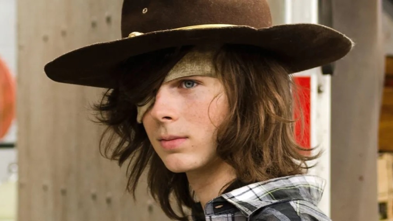 Chandler Riggs como Carl em The Walking Dead (Reprodução)