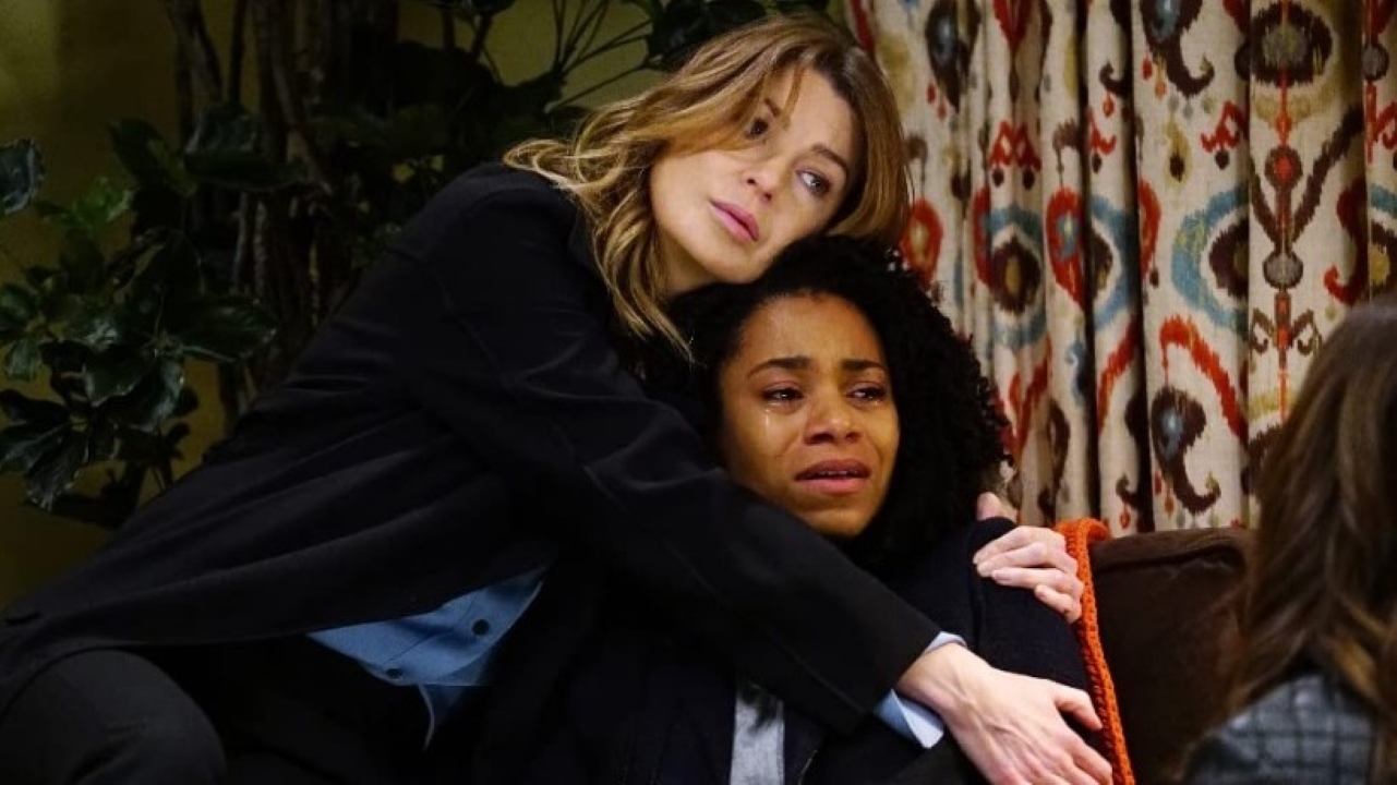 Ellen Pompeo como Meredith e Kelly McCreary como Maggie em Grey's Anatomy (Reprodução)