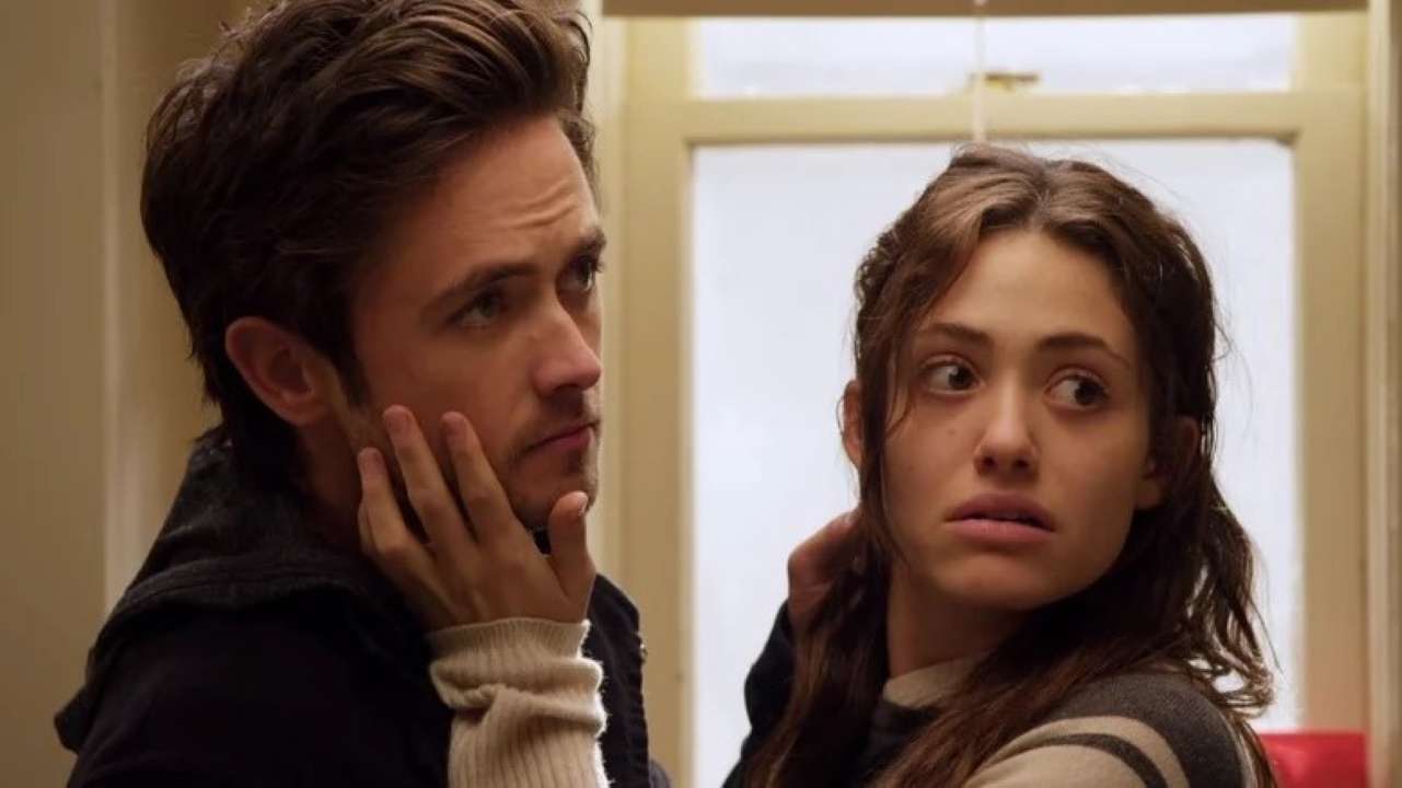 Fiona (Emmy Rossum) e Steve (Justin Chatwin) em Shameless (Reprodução)