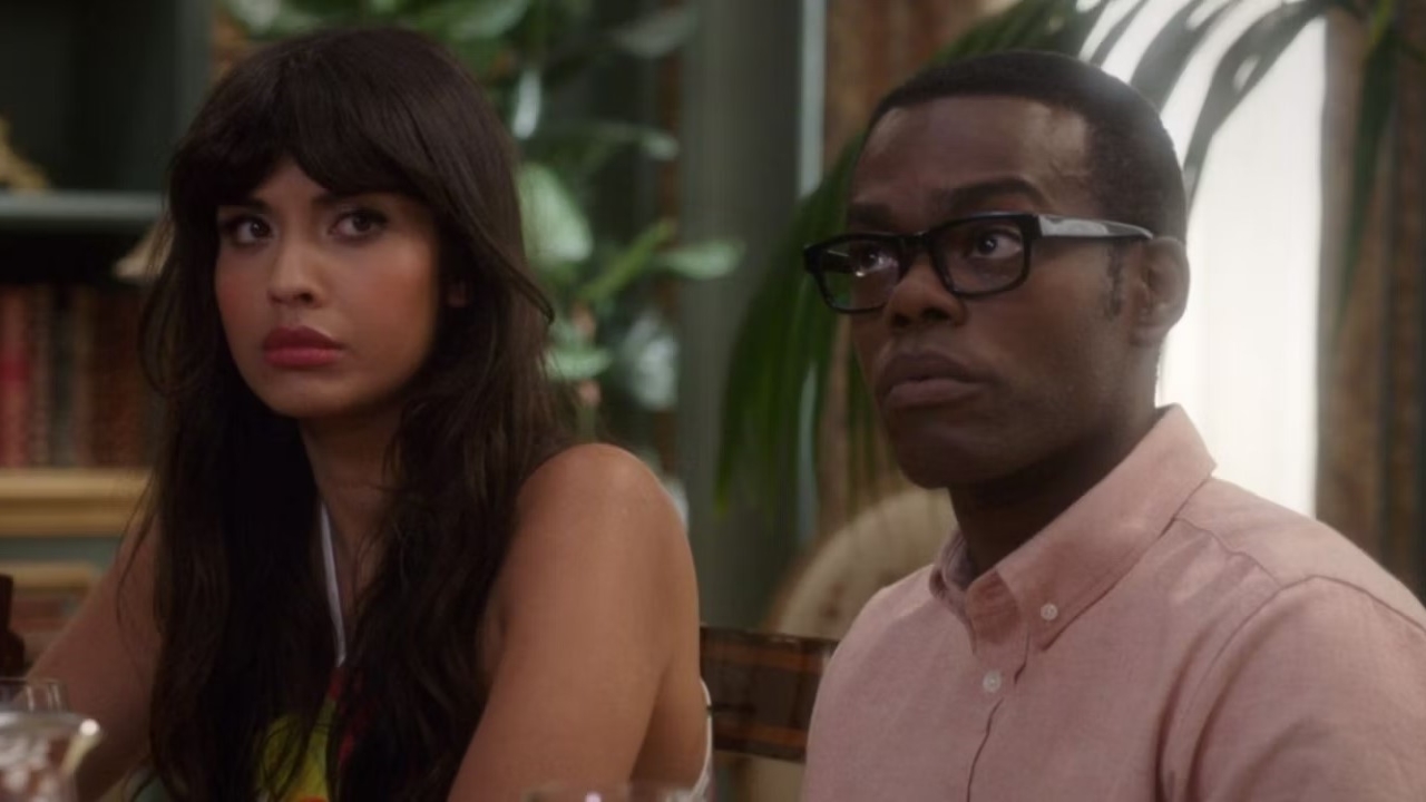 Tahani (Jameela Jamil) e Chidi (William Jackson Harper) em The Good Place (Reprodução)