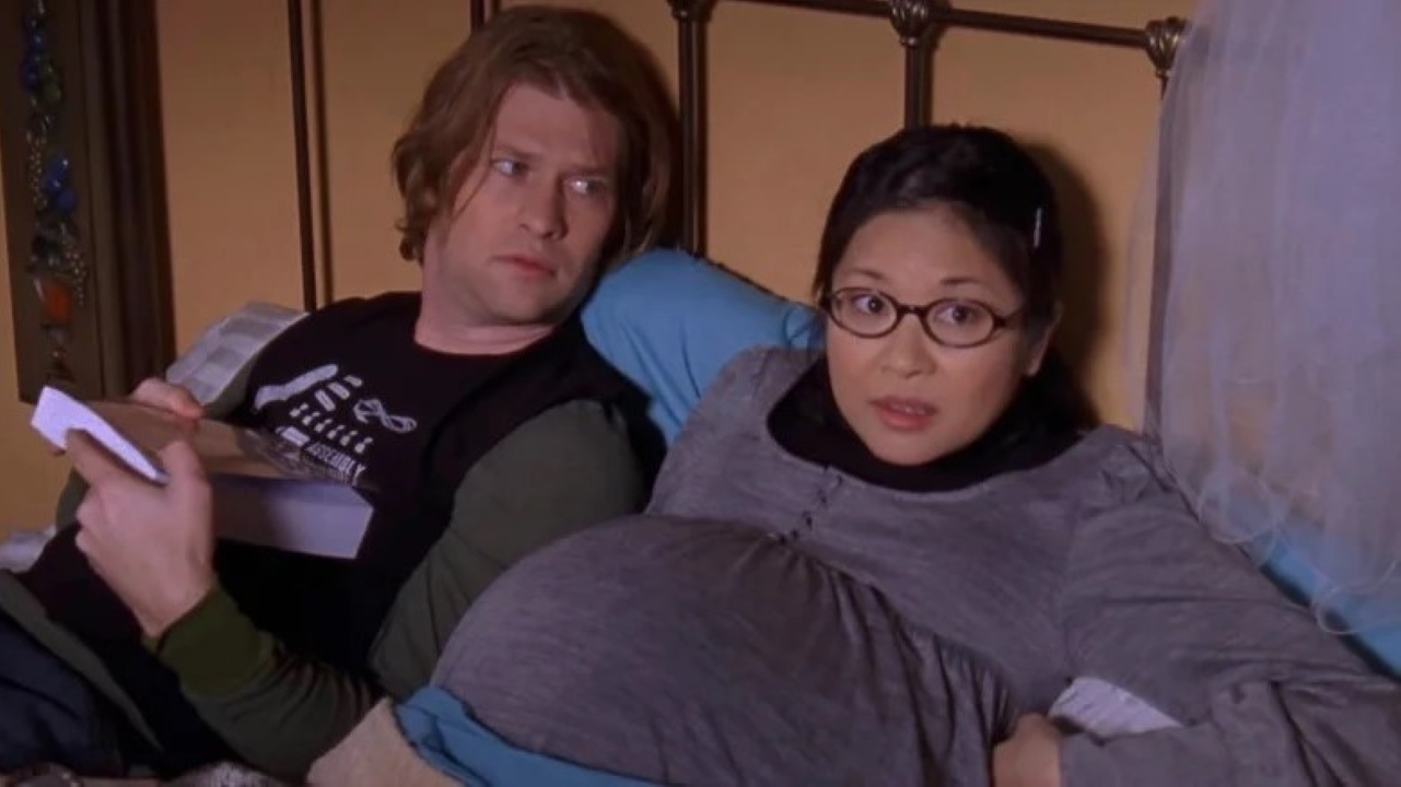 Lane Kim (Keiko Agena) e Zack (Todd Lowe) em Gilmore Girls (Reprodução)