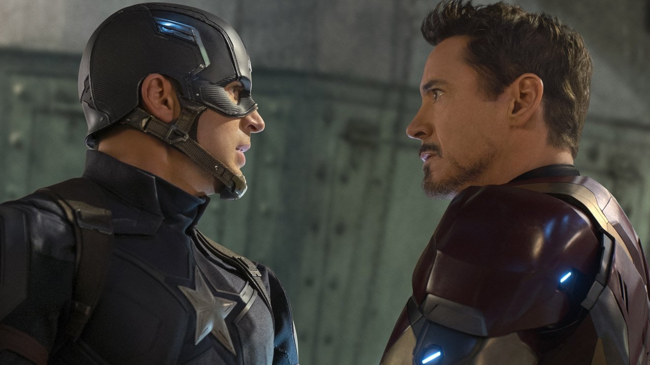 Capitão América (Chris Evans) e Homem de Ferro (Robert Downey Jr.) em Capitão América: Guerra Civil (Reprodução / Marvel)