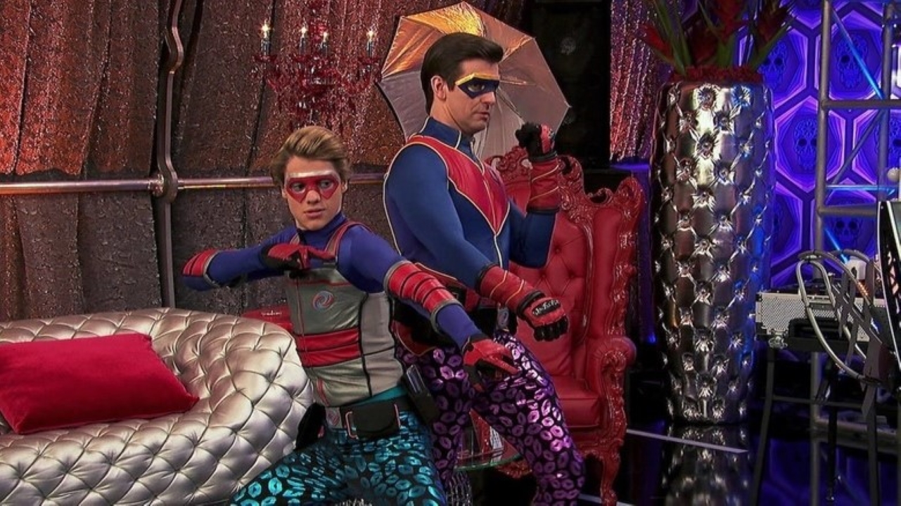 Kid Danger (Jace Norman) e Capitão Man (Cooper Barners) em Henry Danger (Reprodução / Nickelodeon)