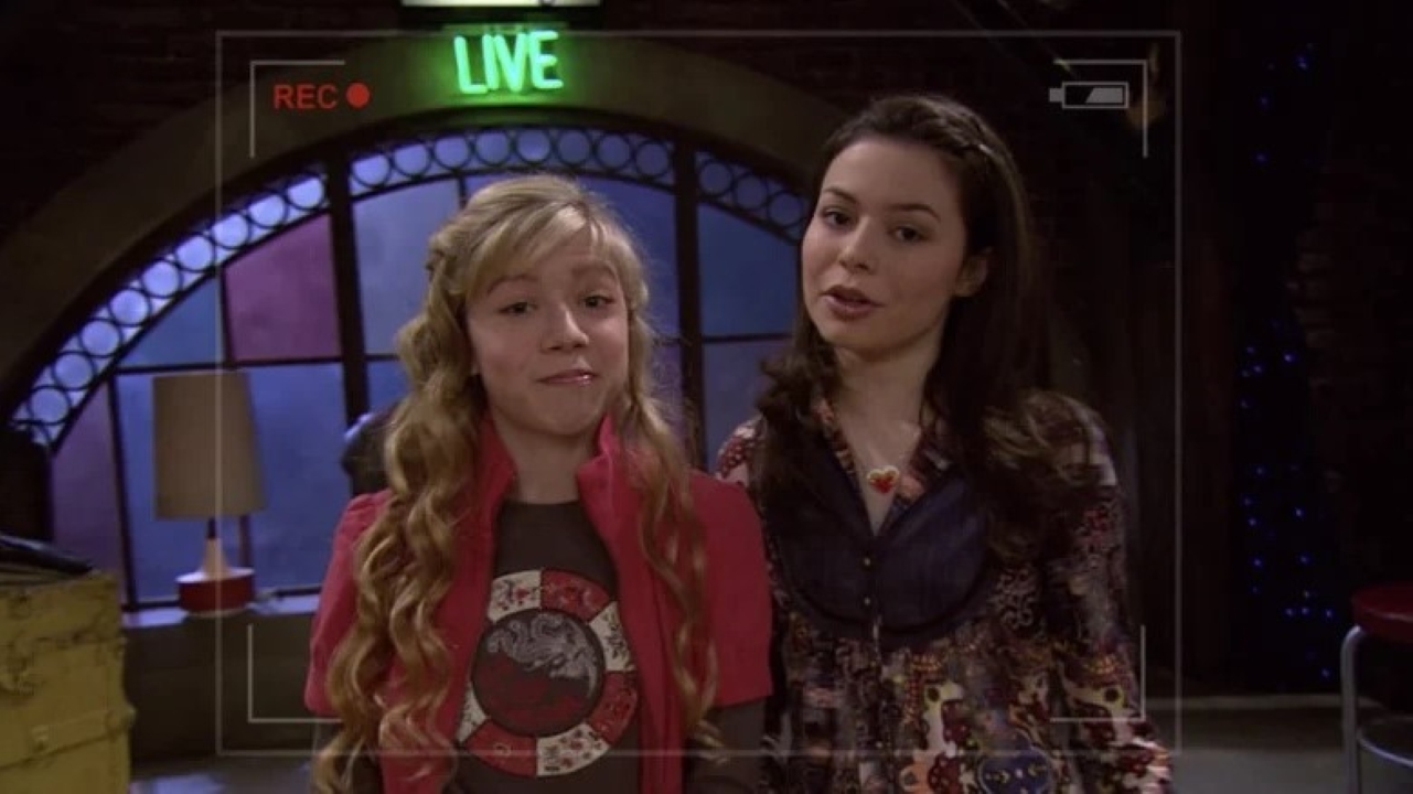 Sam (Jennette McCurdy) e Carly (Miranda Cosgrove) em iCarly (Reprodução / Nickelodeon)