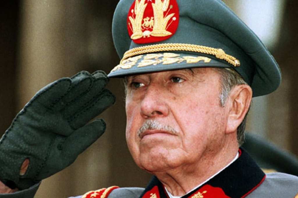 Quem é Augusto Pinochet, ditador satirizado no filme