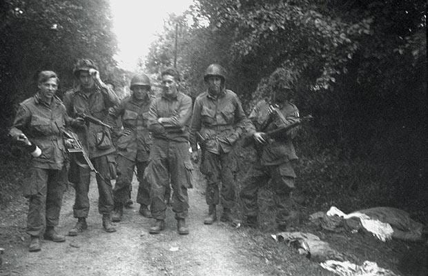 companhia de paraquedistas da Divisão 101st Airborne dos Estados Unidos.