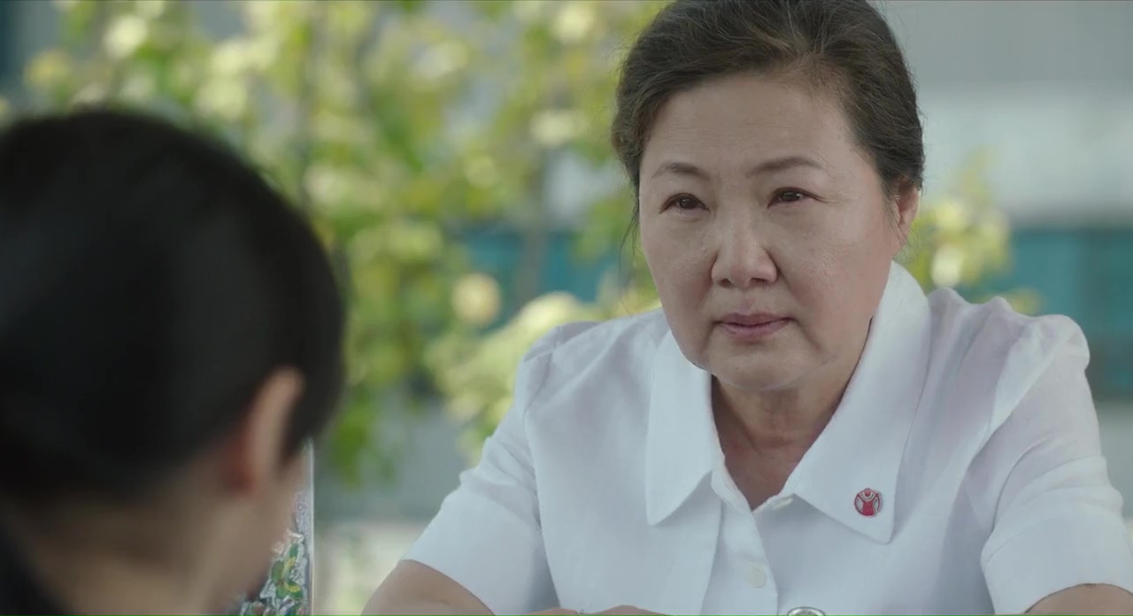 Kim Hae-sook como Gil Joong-gan