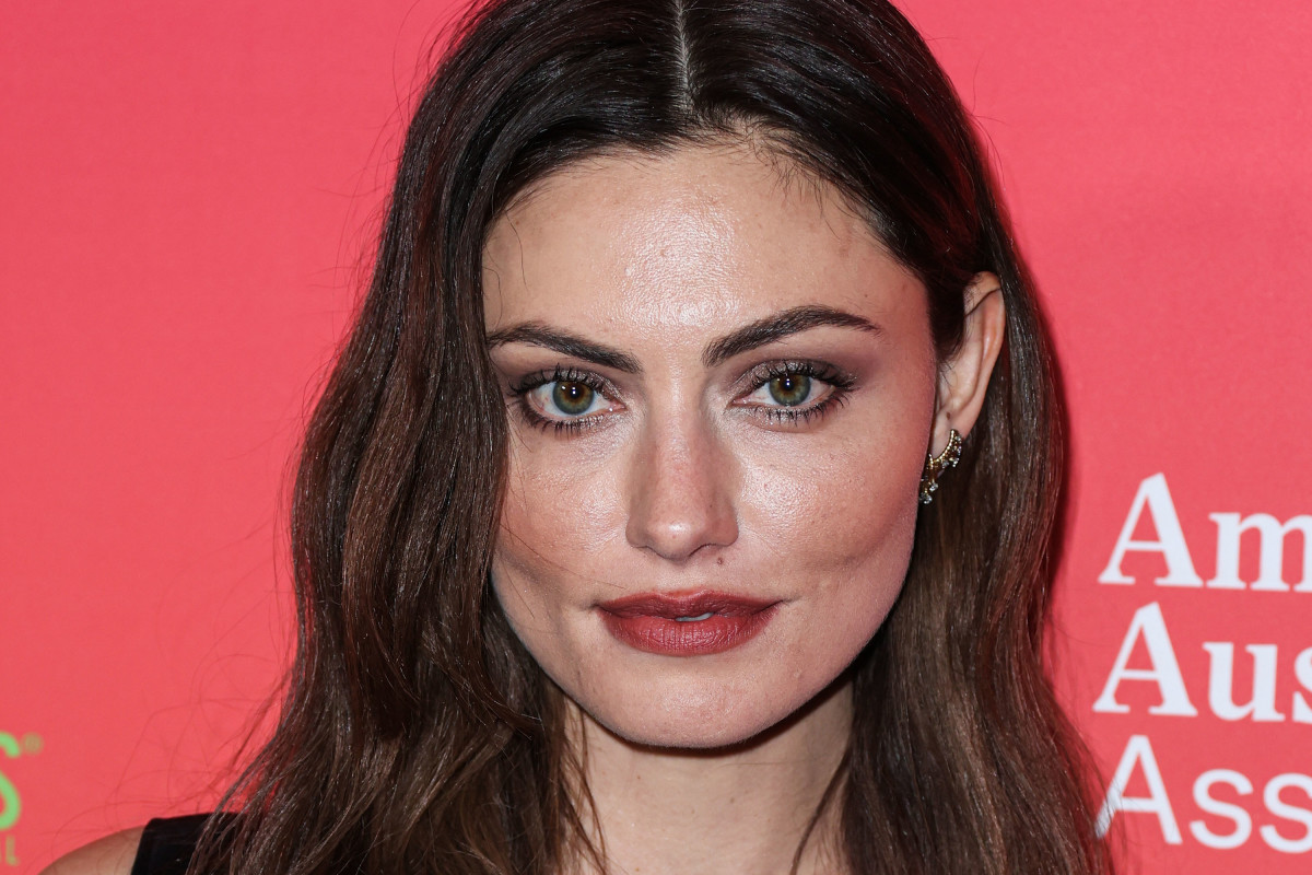 phoebe tonkin