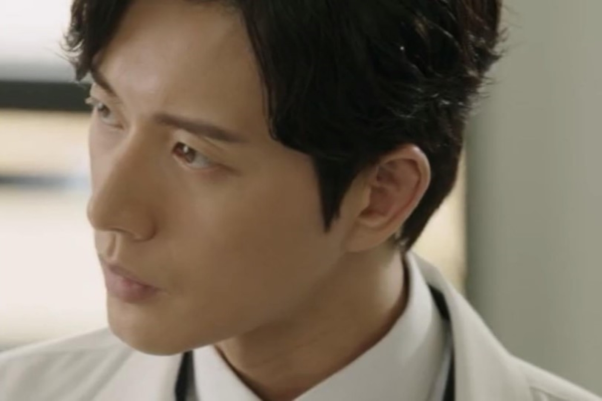 Park Hae-Jin em Doctor Stranger (Reprodução)