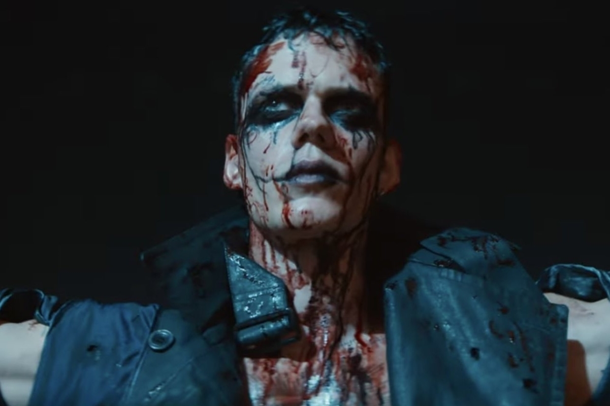 Bill Skarsgård como Eric Draven em O Corvo (Reprodução)