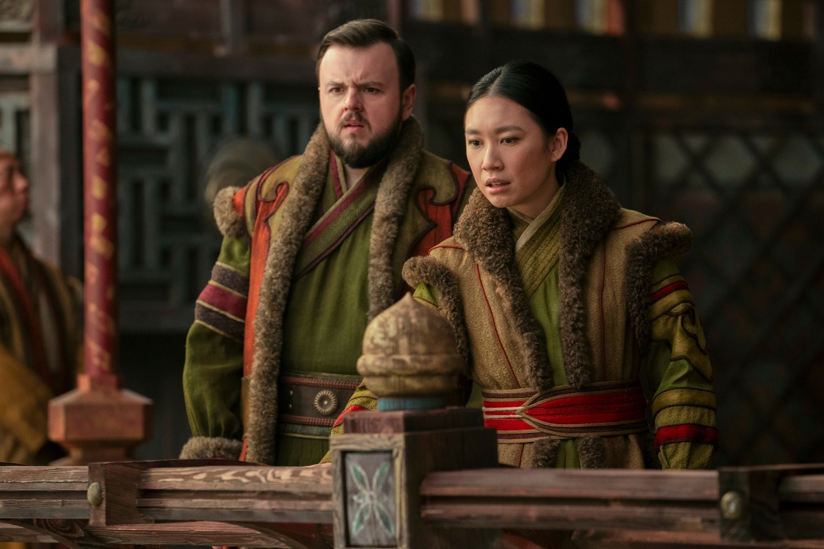 John Bradley como Jack Rooney, Jess Hong como Jin Chen em O Problema dos 3 Corpos (Divulgação / Netflix)