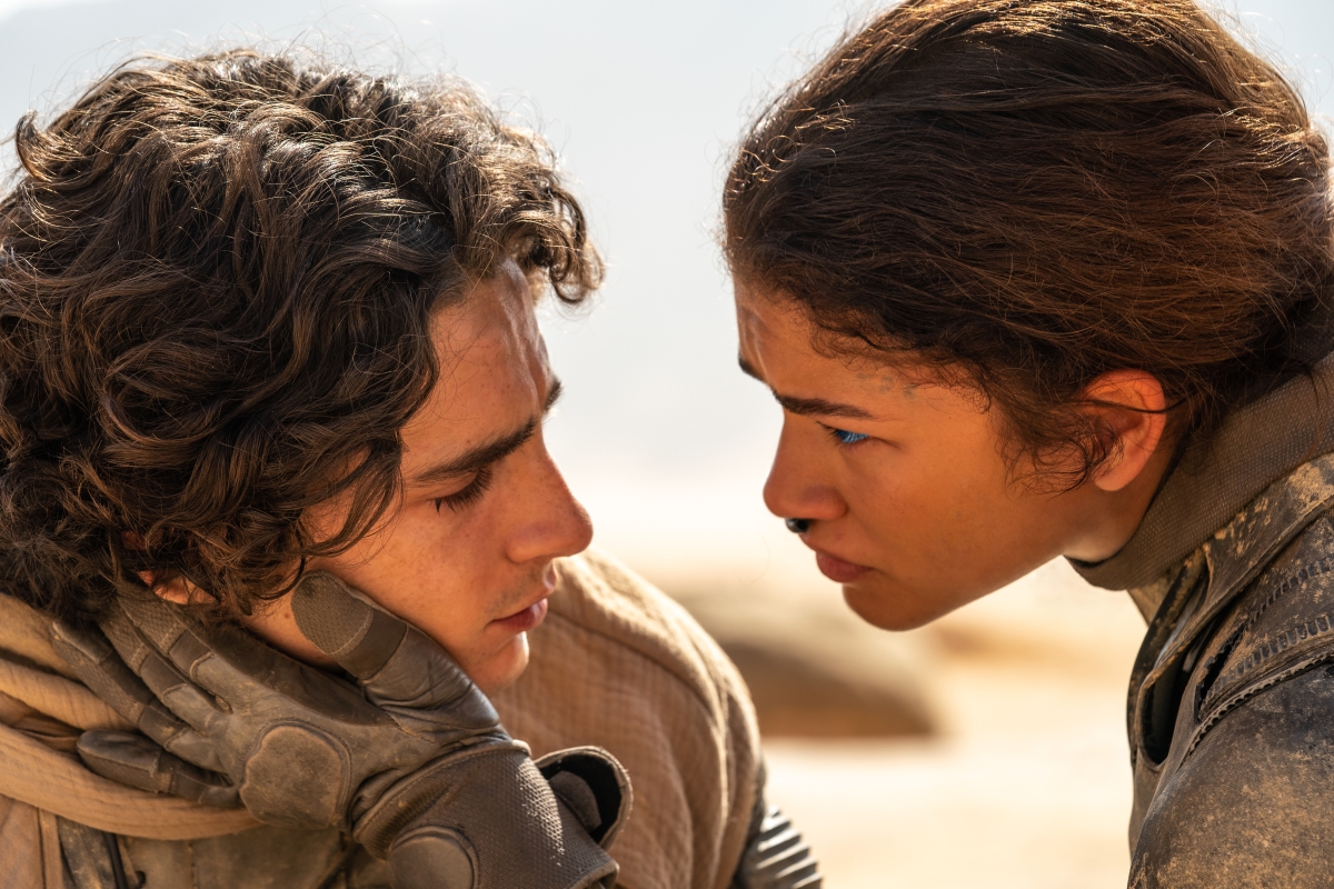 Timothée Chalamet como Paul e Zendaya como Chani em Duna: Parte Dois (Divulgação / Warner Bros.)