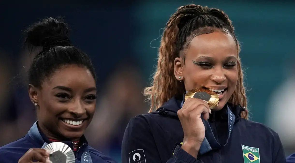 rebeca andrade e simone biles