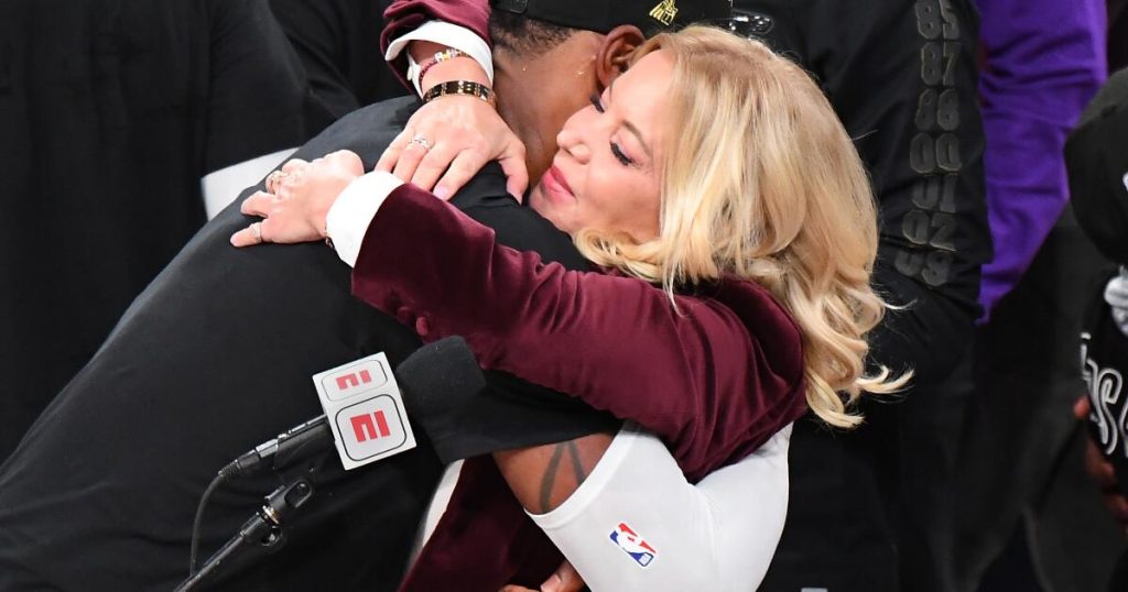 Jeanie Buss e LeBron james