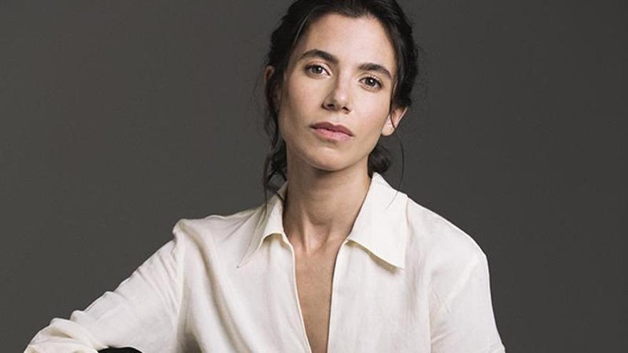 Natalia Huarte elenco de Legado Corrompido